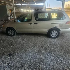 Toyota Sienna 2002