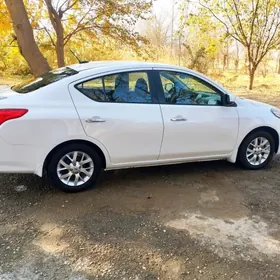 Nissan Versa 2018