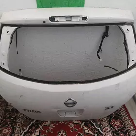 Nissan Tidañ bagaźy