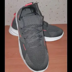 Женские новые кроссовки