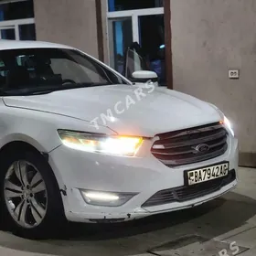 Ford Taurus 2013