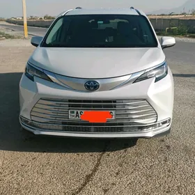 Toyota Sienna 2021