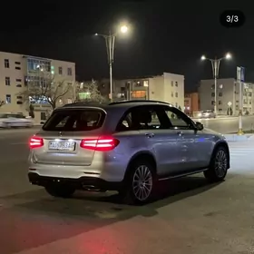Mercedes-Benz GLC-Class 2016