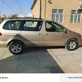 Toyota Sienna 2002