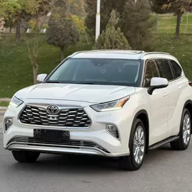Toyota Highlander 2021