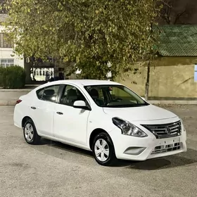 Nissan Sunny 2022