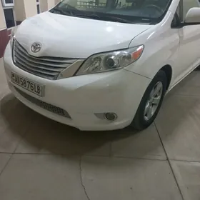 Toyota Sienna 2012
