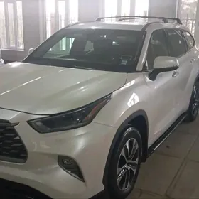 Toyota Highlander 2021