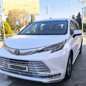 Toyota Sienna 2021