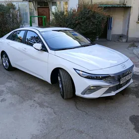 Hyundai Elantra 2025