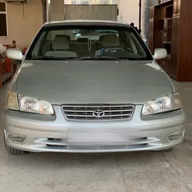Toyota Camry 2000