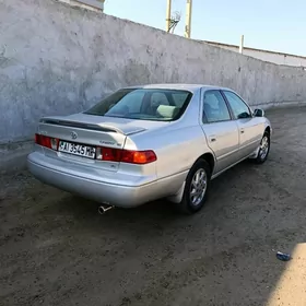 Toyota Camry 2001