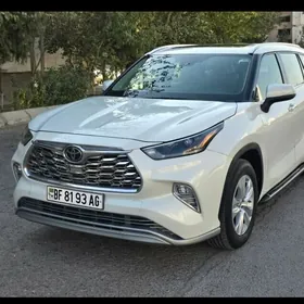 Toyota Highlander 2021