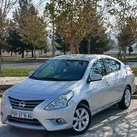 Nissan Versa 2015