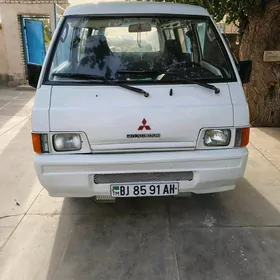 Toyota Hiace 1992