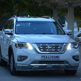 Nissan Pathfinder 2020