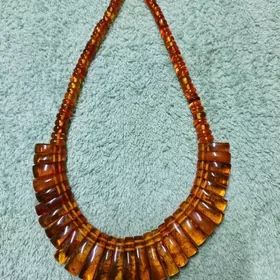 бусы из янтаря
