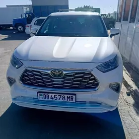 Toyota Highlander 2021