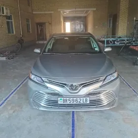 Toyota Camry 2020