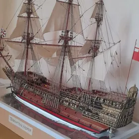 КОРАБЛЬ "ПОВЕЛИТЕЛЬ МОРЕЙ"