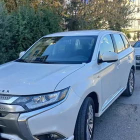 Mitsubishi Outlander 2022