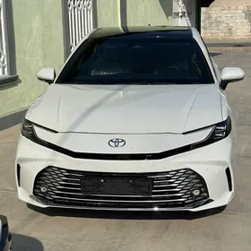Toyota Camry 2025