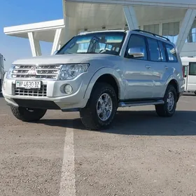 Mitsubishi Pajero 2008