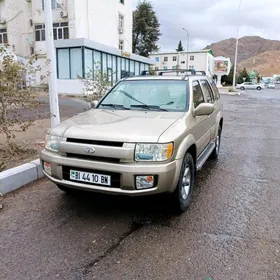 Infiniti QX4 2002