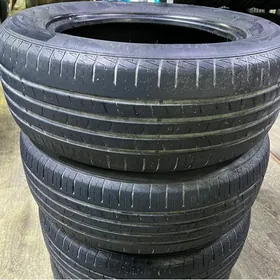 Teker 215/60R16