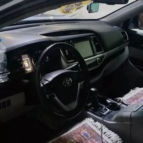 Toyota Highlander 2015