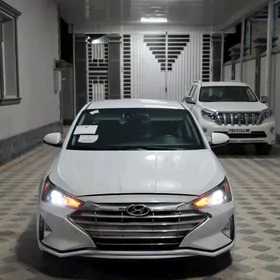 Hyundai Elantra 2020