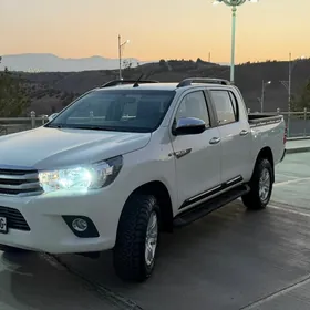 Toyota Hilux 2022