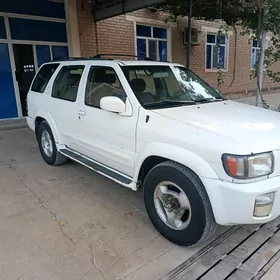 Infiniti QX4 1998