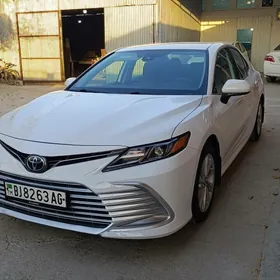 Toyota Camry 2021