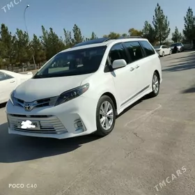 Toyota Sienna 2017