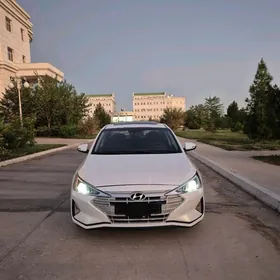 Hyundai Elantra 2020