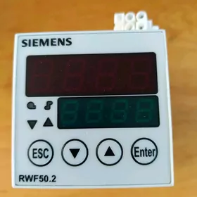 температурный регулятор RWF50.