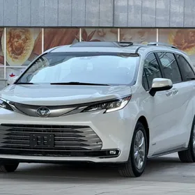Toyota Sienna 2021