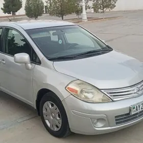 Nissan Versa 2010