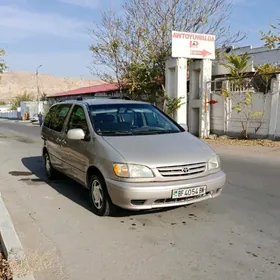 Toyota Sienna 2002