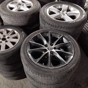 2017 KAMRY RADNOY 18 LIK