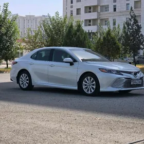 Toyota Camry 2020