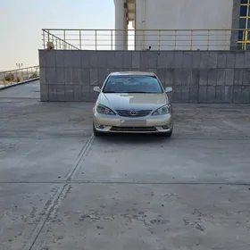Toyota Camry 2004