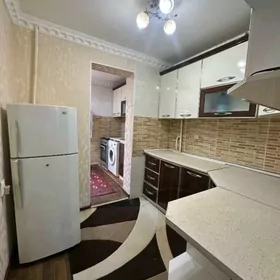 10 MKR 4/1 etajy 2 KOMNAT