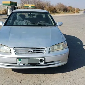 Toyota Camry 2001