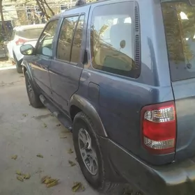 Nissan Pathfinder 1999