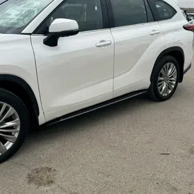 Toyota Highlander 2021