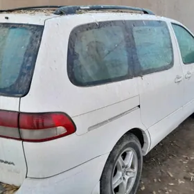 Toyota Sienna 2001