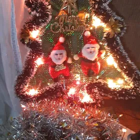 елка и украшения