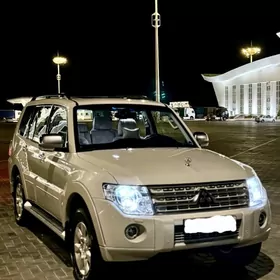 Mitsubishi Pajero 2011